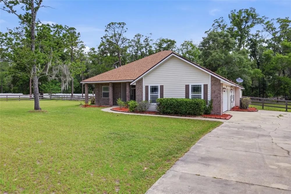 25176 NW 209TH AVENUE High Springs, FL 32643