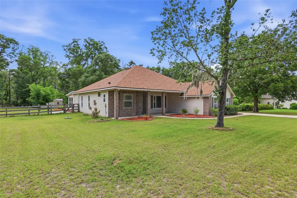 25176 NW 209TH AVENUE High Springs, FL 32643
