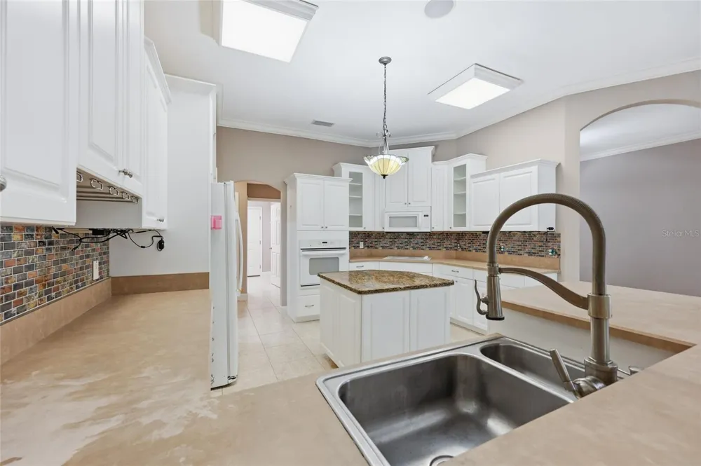 25176 NW 209TH AVENUE High Springs, FL 32643