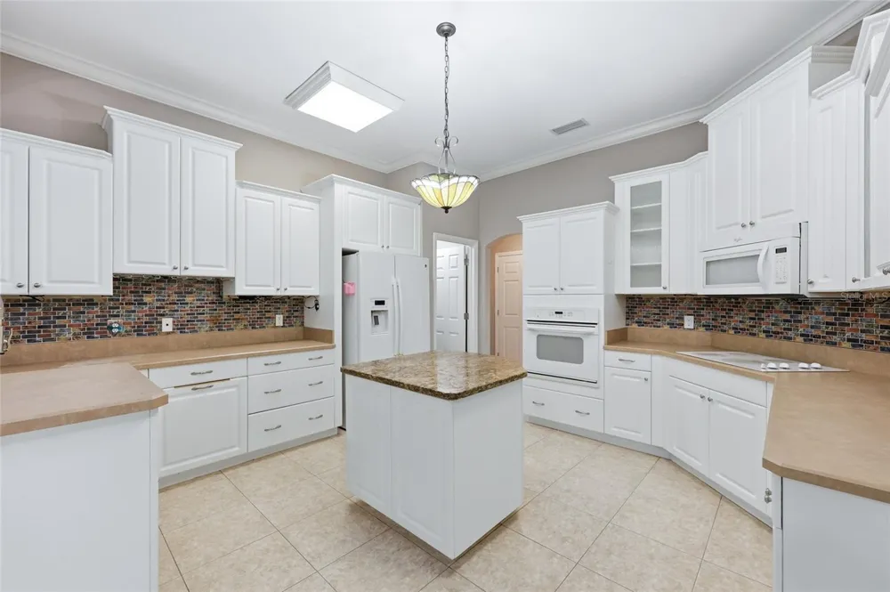 25176 NW 209TH AVENUE High Springs, FL 32643