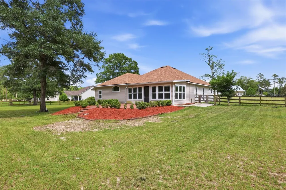 25176 NW 209TH AVENUE High Springs, FL 32643