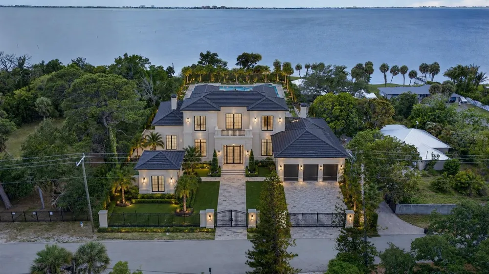 8258 LONGBAY BLVD Sarasota, FL 34243