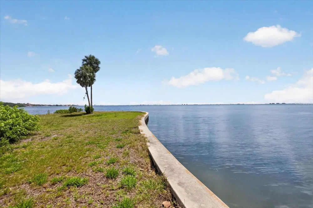 8258 LONGBAY BLVD Sarasota, FL 34243
