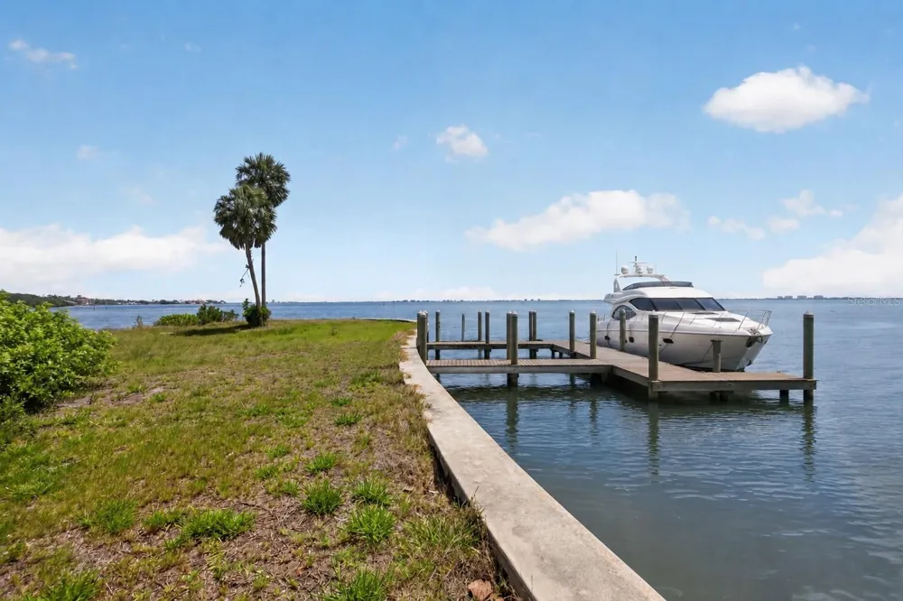 8258 LONGBAY BLVD Sarasota, FL 34243