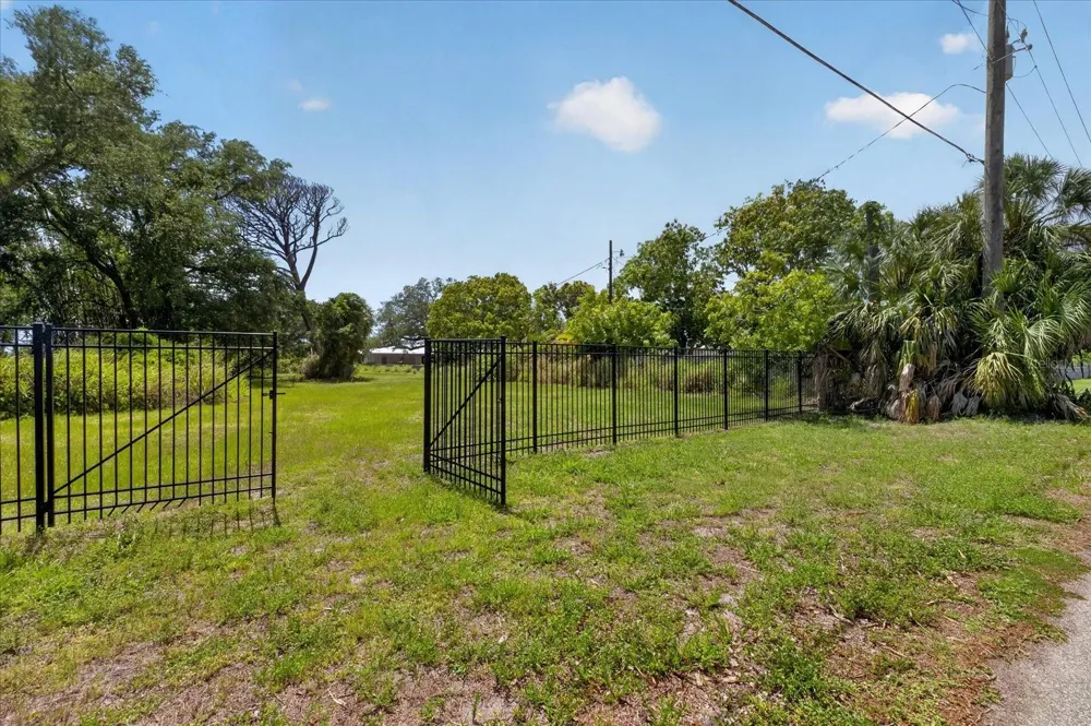 8258 LONGBAY BLVD Sarasota, FL 34243