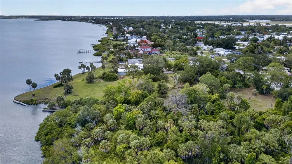 8258 LONGBAY BLVD Sarasota, FL 34243