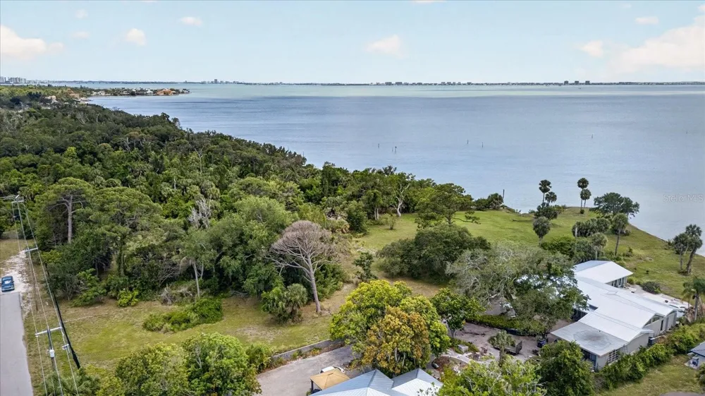 8258 LONGBAY BLVD Sarasota, FL 34243