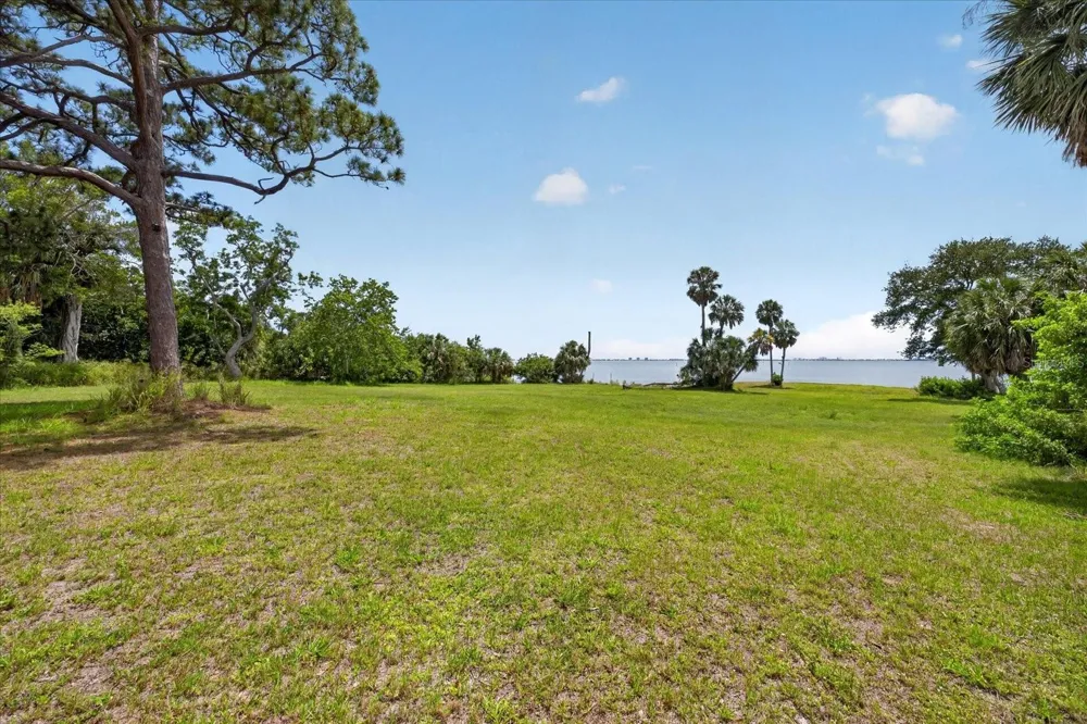8258 LONGBAY BLVD Sarasota, FL 34243