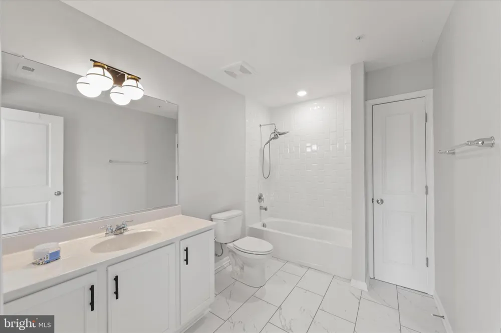 5559 TRAFALGAR CIRCLE Tilghman, MD 21671
