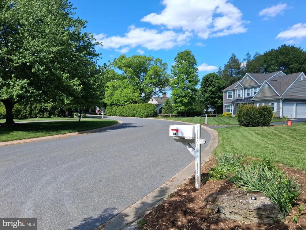 181 WINDOVER TURN Lancaster, PA 17601