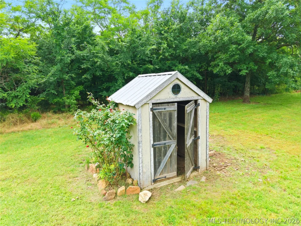 18184 W Levi Mountain Road Park Hill, OK 74451