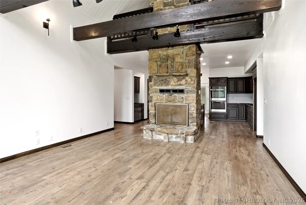 18184 W Levi Mountain Road Park Hill, OK 74451