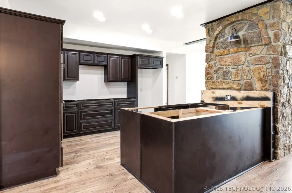 18184 W Levi Mountain Road Park Hill, OK 74451