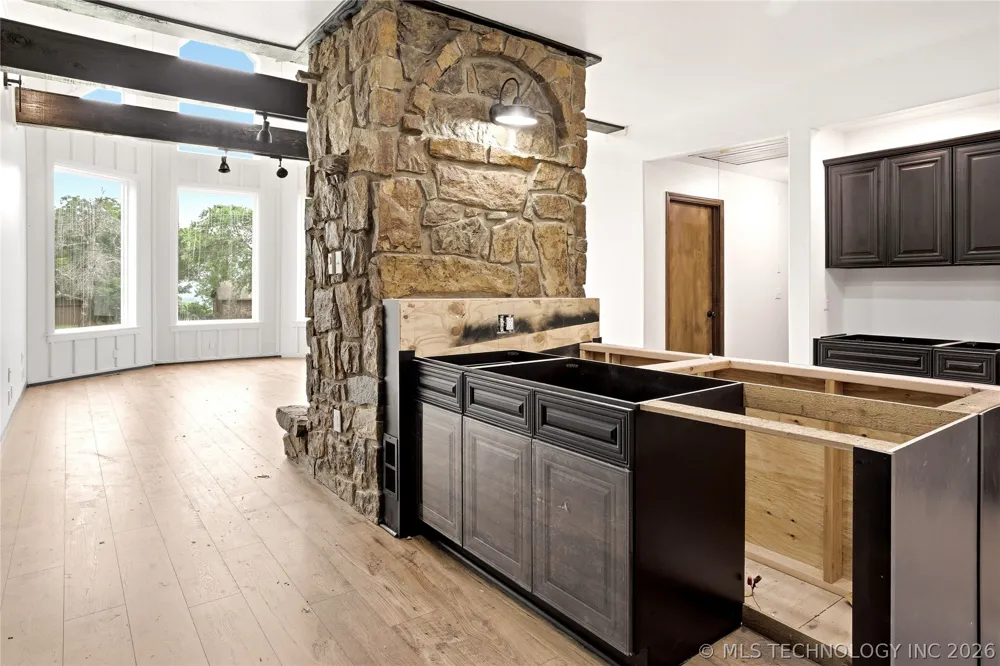 18184 W Levi Mountain Road Park Hill, OK 74451