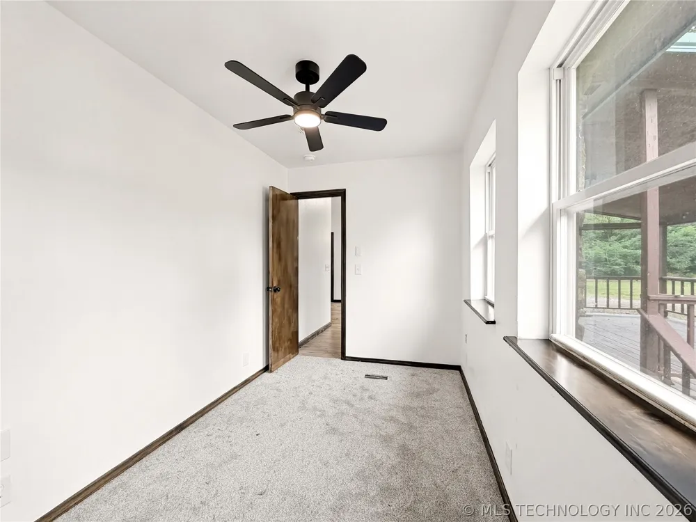 18184 W Levi Mountain Road Park Hill, OK 74451