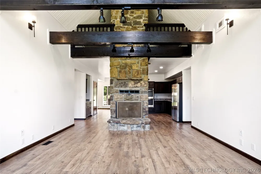 18184 W Levi Mountain Road Park Hill, OK 74451