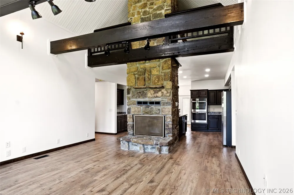 18184 W Levi Mountain Road Park Hill, OK 74451