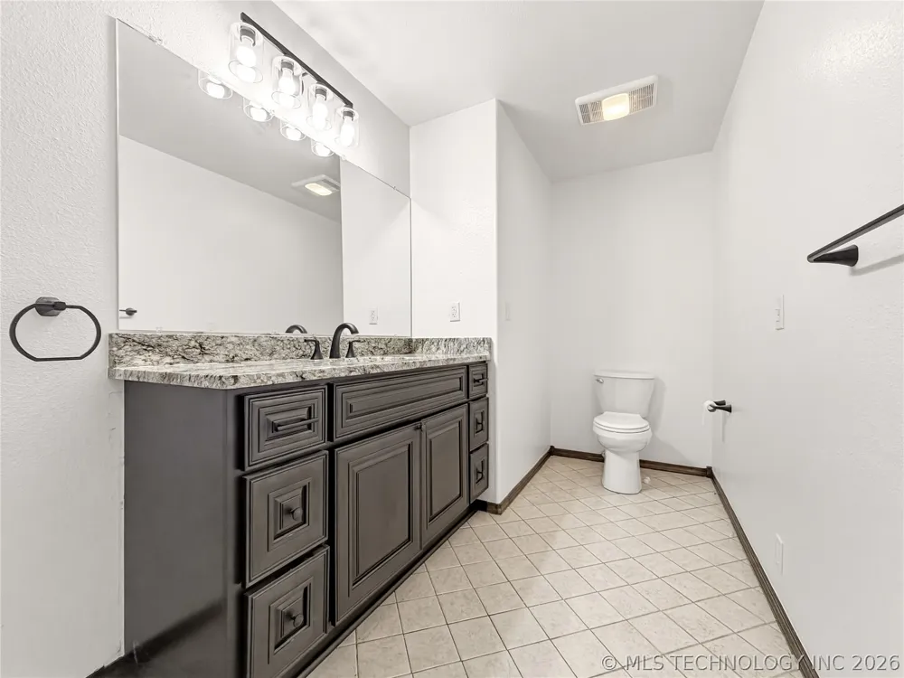 18184 W Levi Mountain Road Park Hill, OK 74451