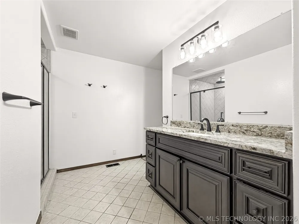 18184 W Levi Mountain Road Park Hill, OK 74451