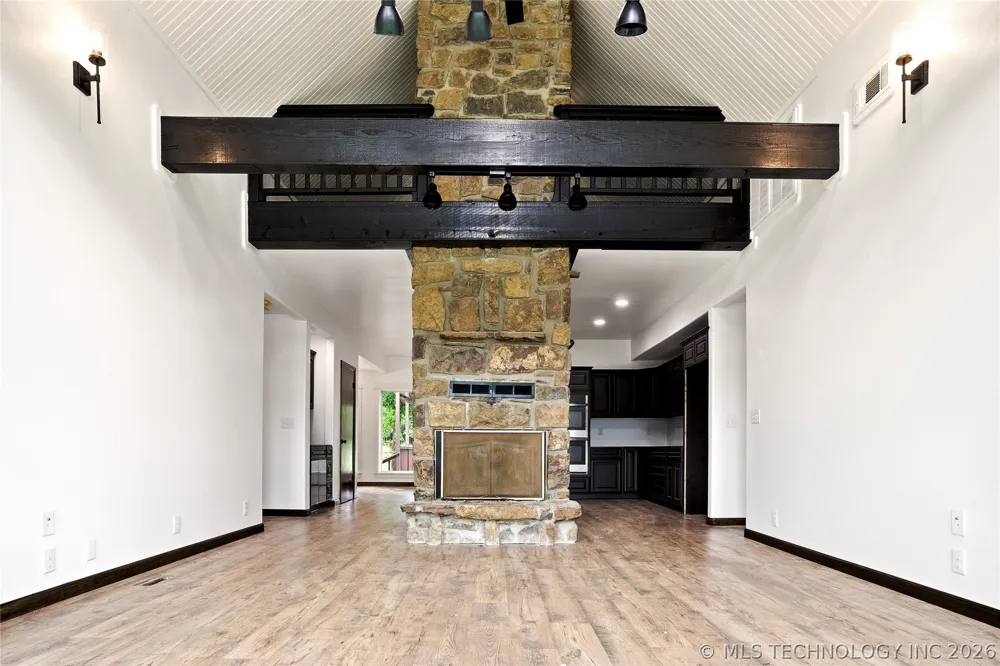 18184 W Levi Mountain Road Park Hill, OK 74451