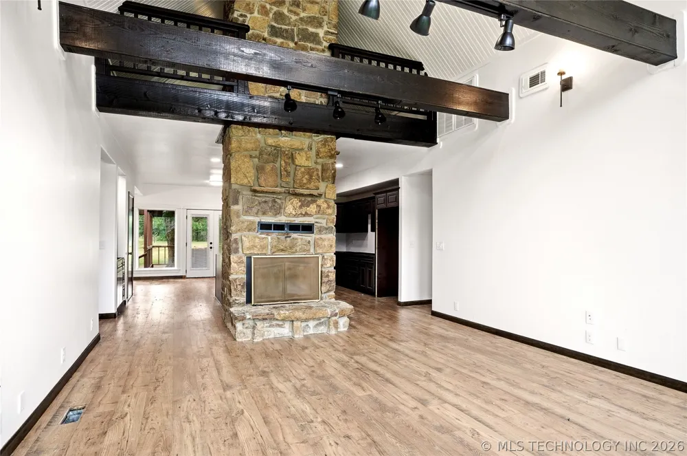 18184 W Levi Mountain Road Park Hill, OK 74451