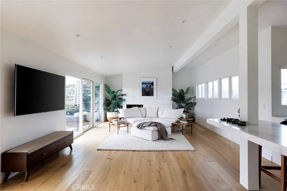 1504 Westcliff Drive #5 Newport Beach, CA 92660