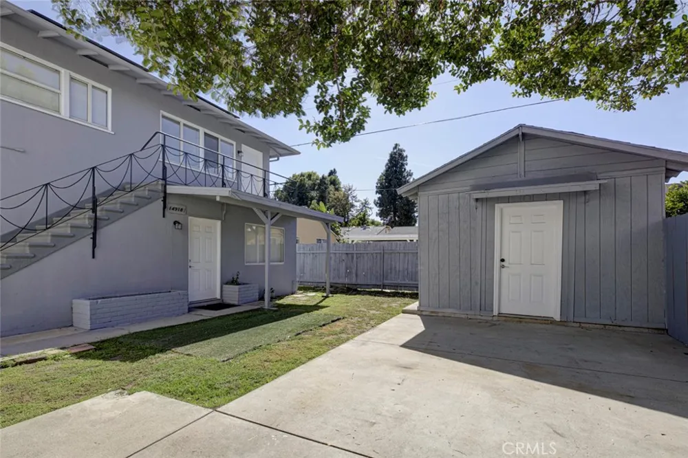 14916 Wyandotte Van Nuys, CA 91405