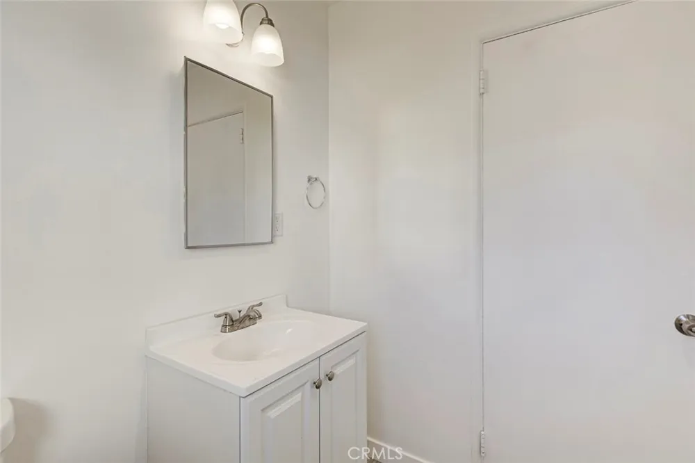14916 Wyandotte Van Nuys, CA 91405