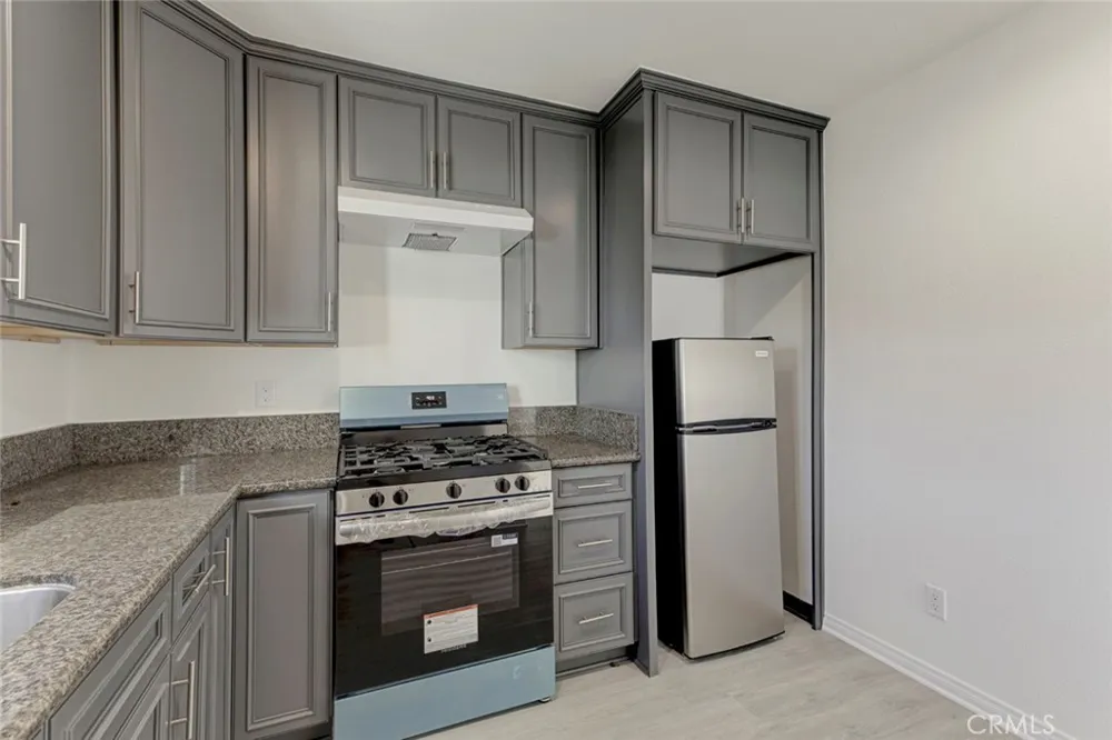 14916 Wyandotte Van Nuys, CA 91405