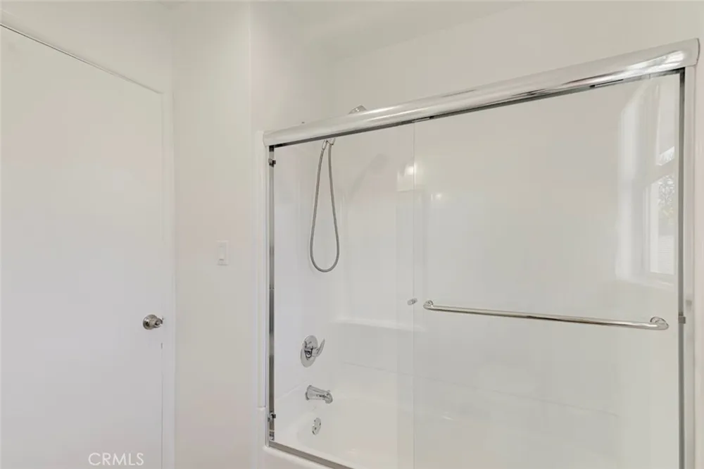 14916 Wyandotte Van Nuys, CA 91405