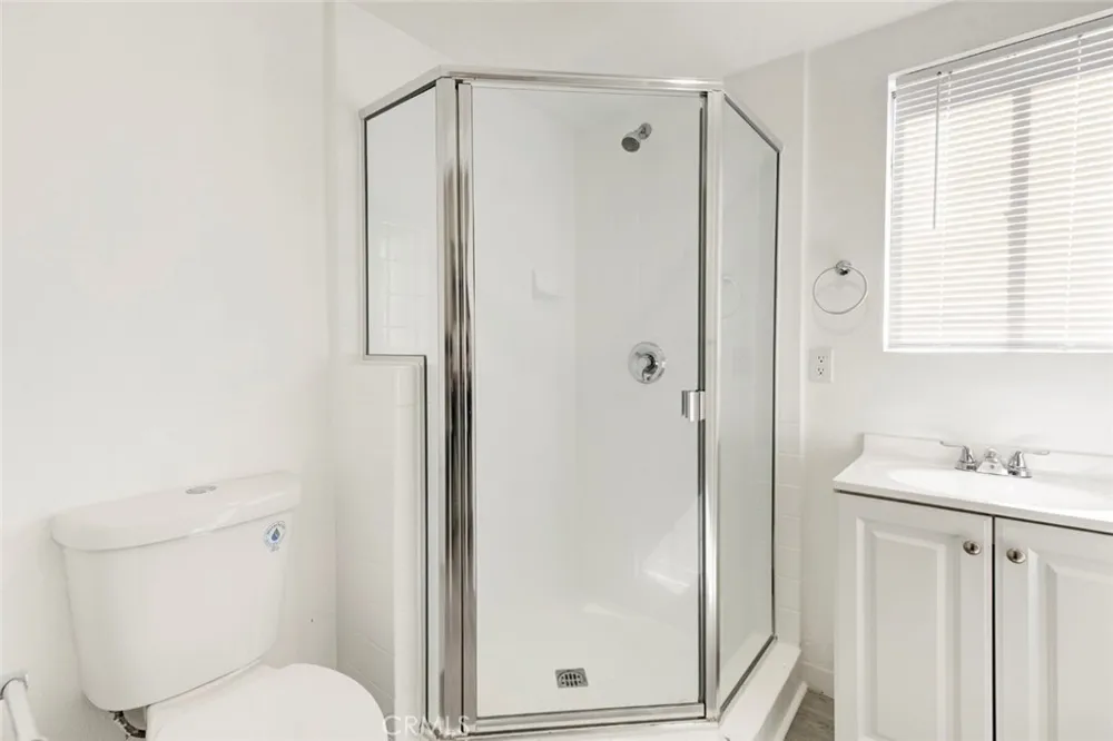 14918 1/2 Wyandotte Van Nuys, CA 91405