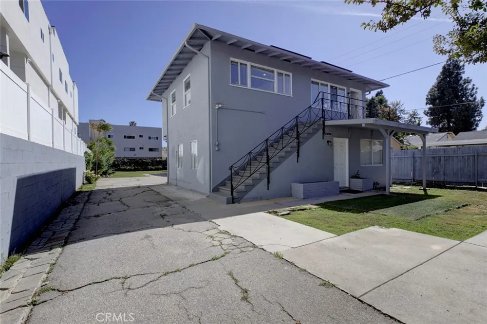 14918 1/2 Wyandotte Van Nuys, CA 91405