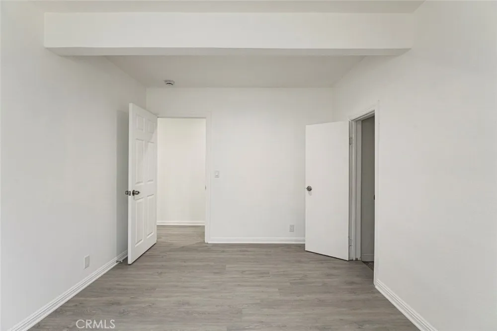 14918 1/2 Wyandotte Van Nuys, CA 91405