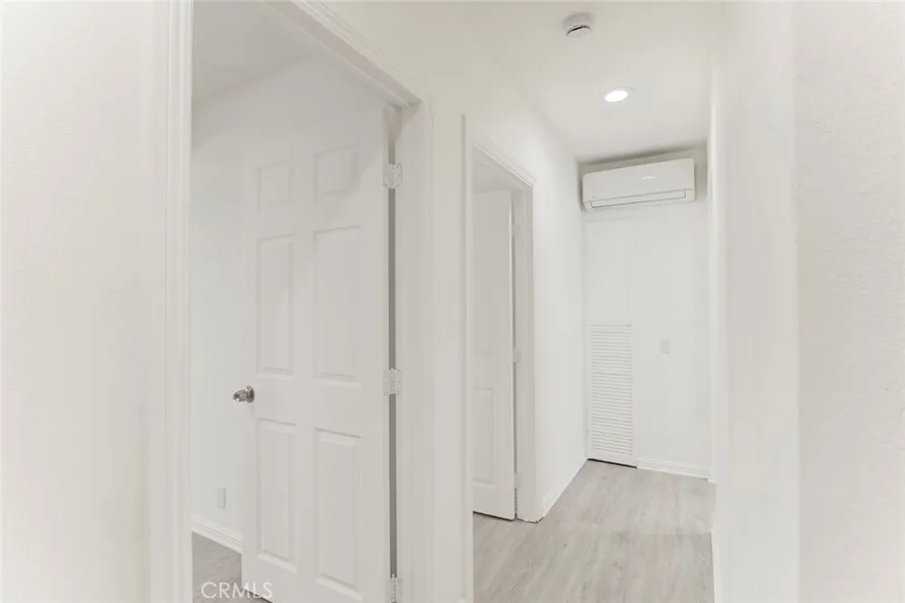 14918 1/2 Wyandotte Van Nuys, CA 91405