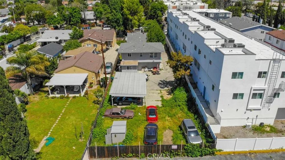 14918 1/2 Wyandotte Van Nuys, CA 91405