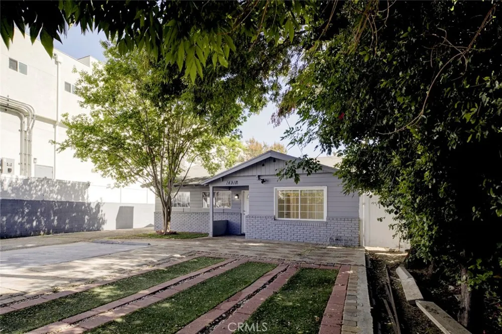14918 1/2 Wyandotte Van Nuys, CA 91405