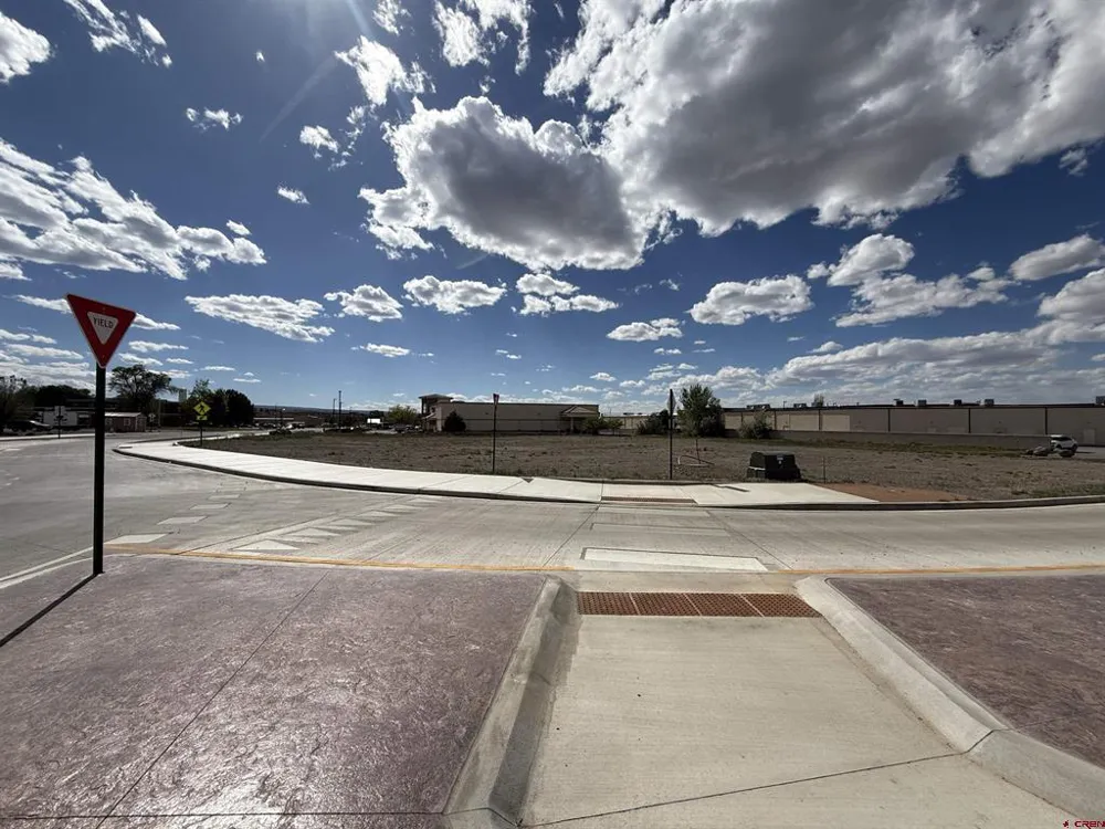 1595 E Oak Grove Road Montrose, CO 81401