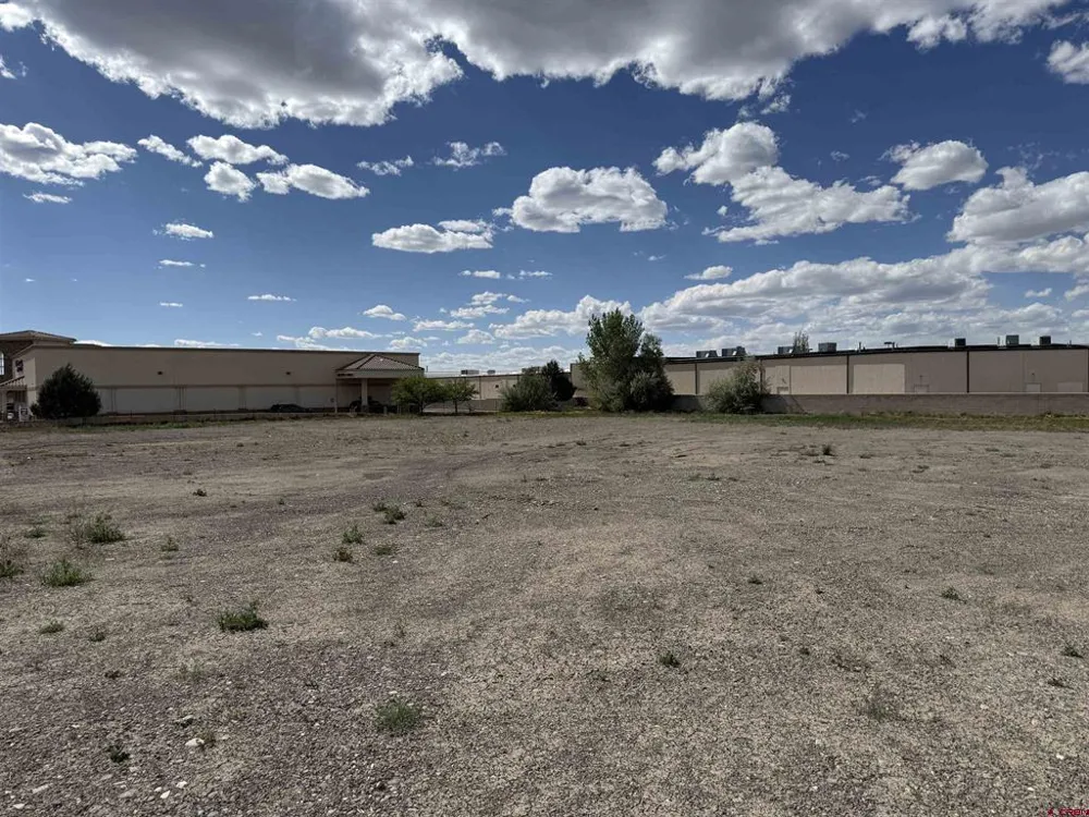 1595 E Oak Grove Road Montrose, CO 81401