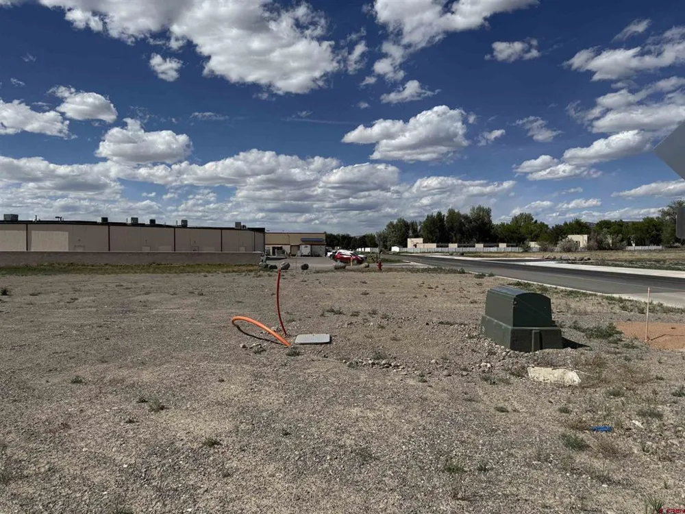 1595 E Oak Grove Road Montrose, CO 81401