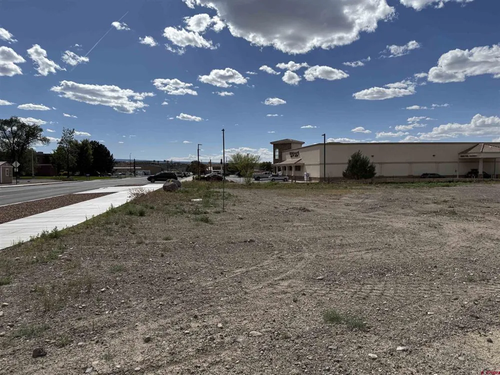 1595 E Oak Grove Road Montrose, CO 81401