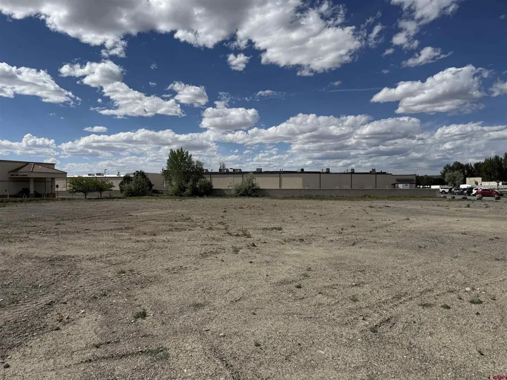 1595 E Oak Grove Road Montrose, CO 81401