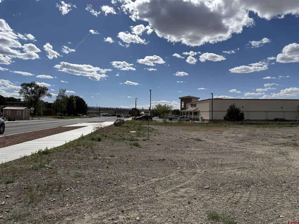 1595 E Oak Grove Road Montrose, CO 81401