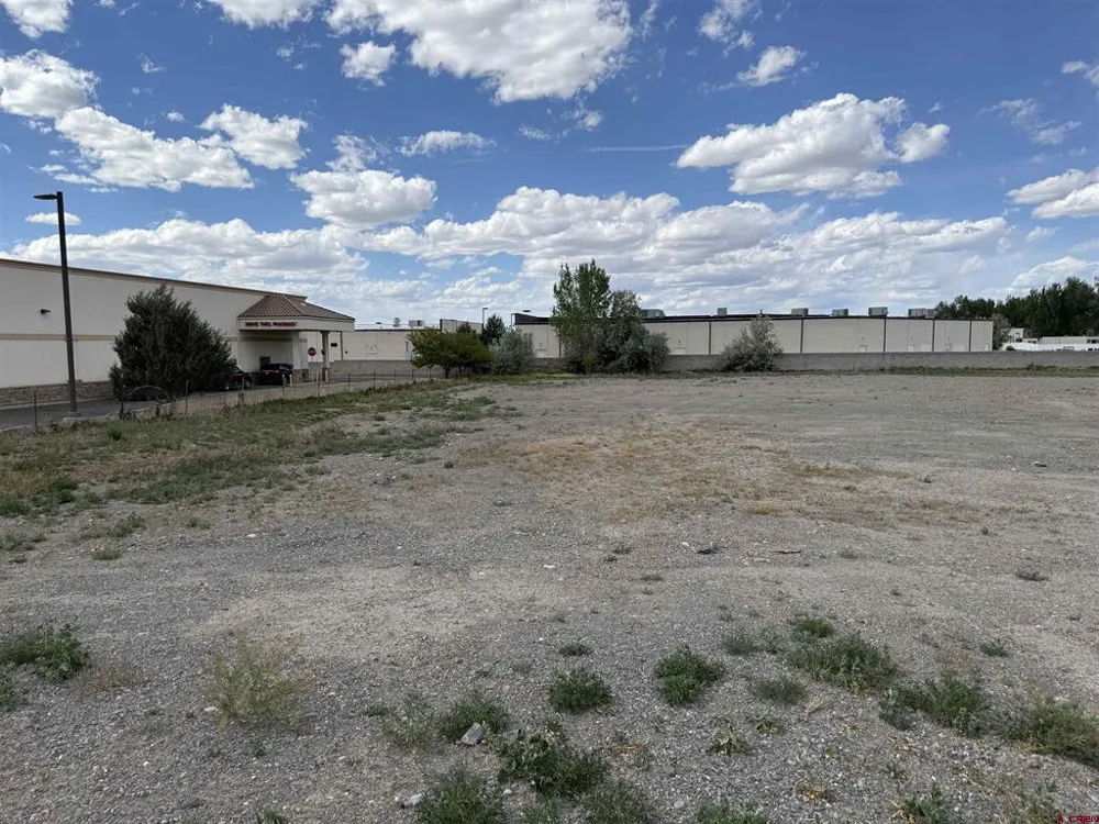 1595 E Oak Grove Road Montrose, CO 81401
