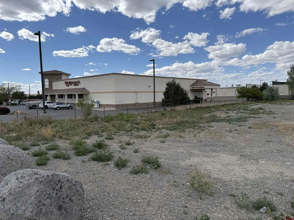 1595 E Oak Grove Road Montrose, CO 81401