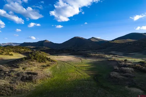 600 Acres