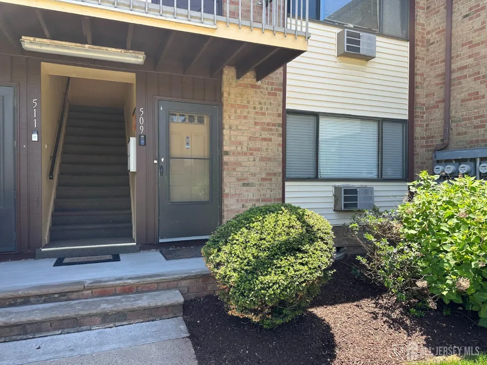 509 Cricket Lane Woodbridge Proper, NJ 07095