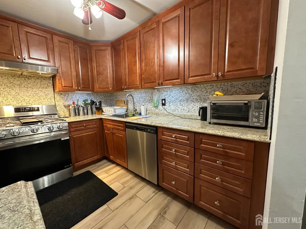 509 Cricket Lane Woodbridge Proper, NJ 07095