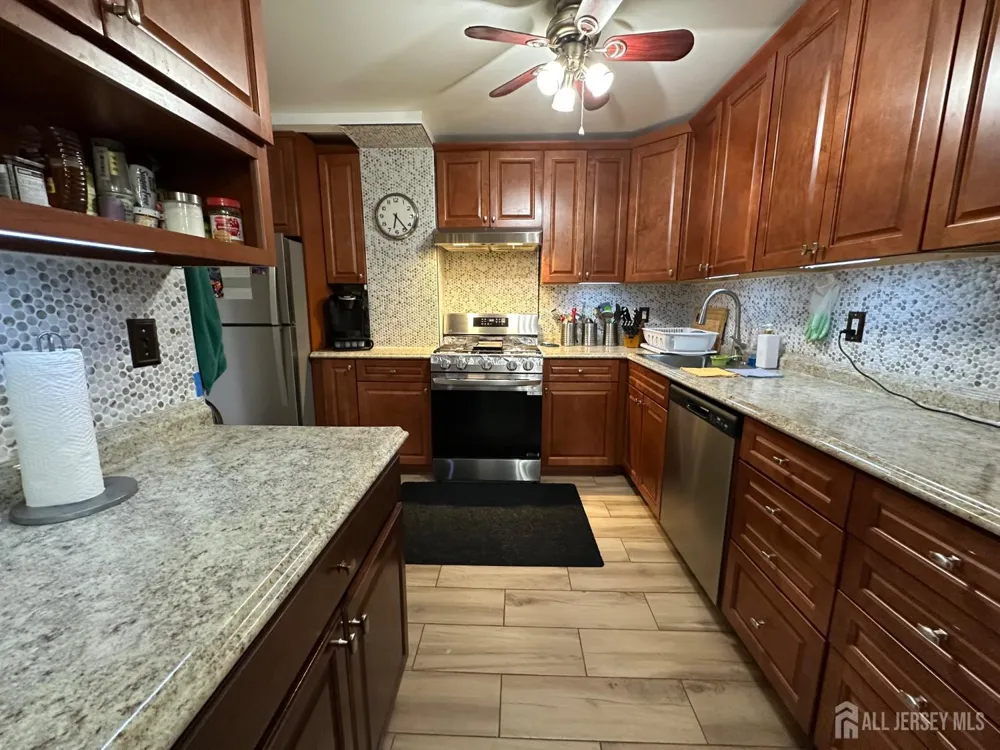 509 Cricket Lane Woodbridge Proper, NJ 07095
