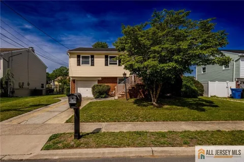 43 Shirley Boulevard