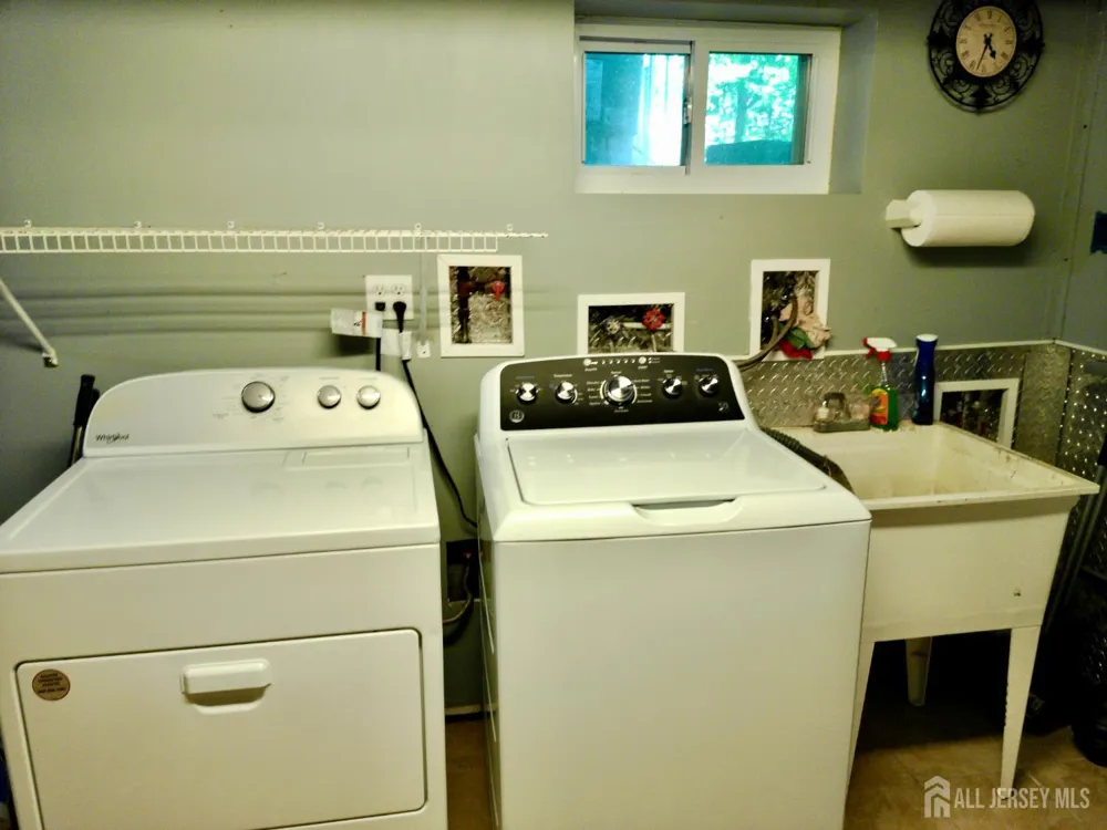 16 New Dover Avenue Colonia, NJ 07067